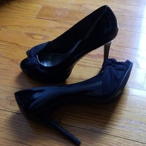 NWT Black Shiny Heel with Bowtie